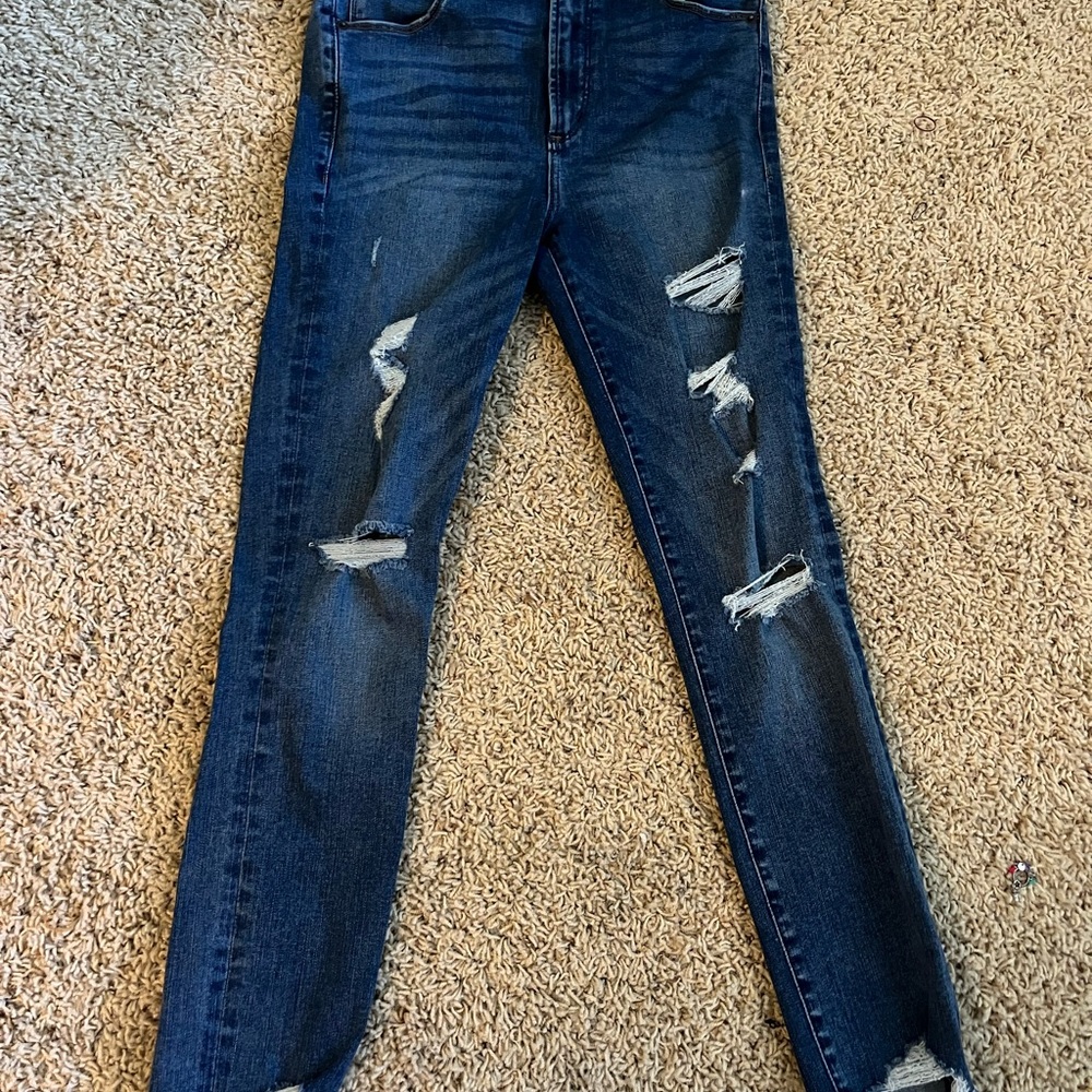 Abercrombie
& Fitch blue jeans